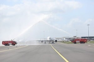 US Airways’ inaugural flight from Philadelphia gets a traditional welcome at Shannon Airport