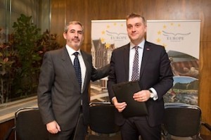 Juan Jesús García, Senior Advisor – Industry Affairs, Amadeus, with Peter De Wilde, President, European Travel Commission