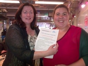 Teresa Murphy, Air France-KLM, presents Greyce Inacio, Club Travel, with her WoW! anniversary incentive prize