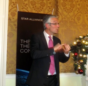 Alan Sparling ,SAS welcomes the guests to the Star Alliance lunch.