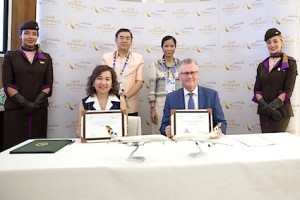 Seated: Juthaporn Rerngronasa, Acting Governor, Tourism Authority of Thailand, and Shane O’Hare, Senior Vice President Marketing, Etihad Airways; Standing: HE Surapit  Kirtiputra, Ambassador of Thailand to Italy, and HE Kobkarn Wattanavrangkul, Thailand’s Minister of Tourism and Sports