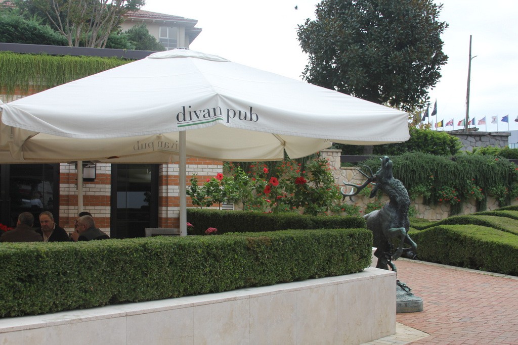 The outdoor bar at the Divan Hotel.