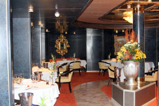 The Pinnacle Grill Restaurant ,dining here is reservation at an extra cover charge of $35pp.