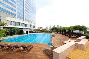 Eighth floor 25-metre outdoor salt-water swimming pool