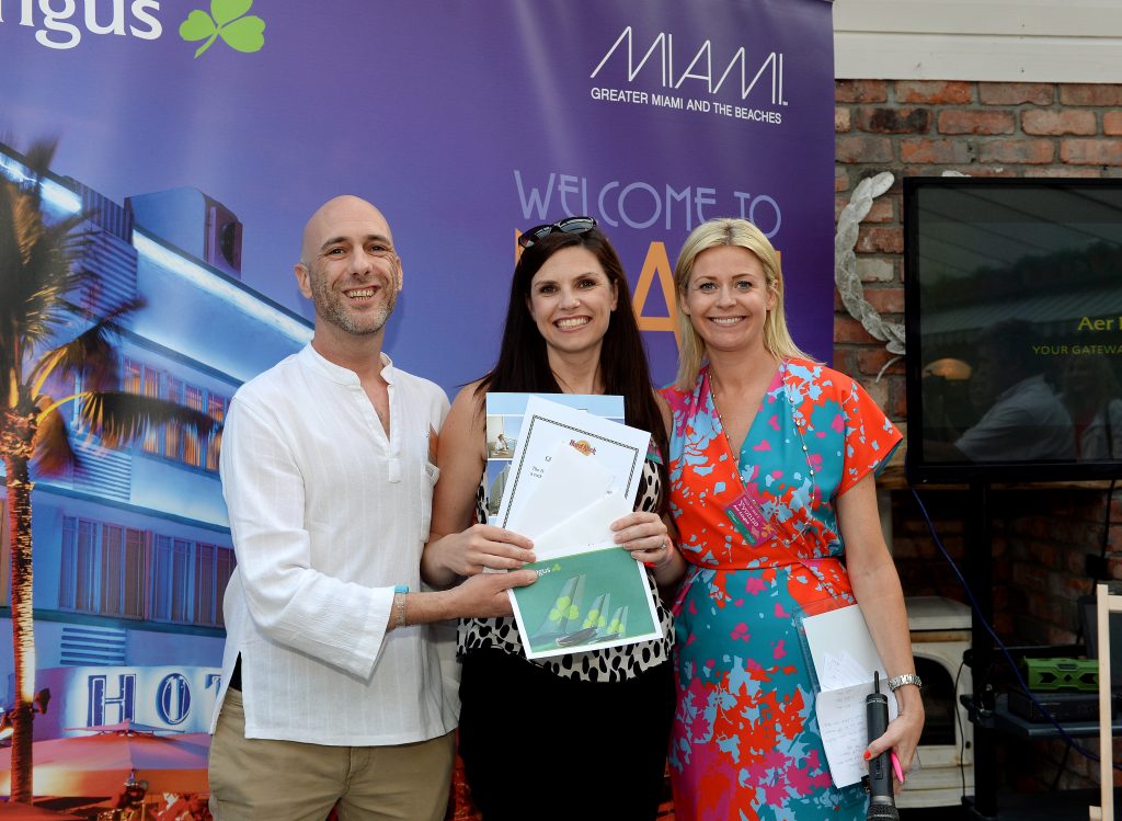  Seb Sarrasin, Greater Miami CVB, and Yvonne Muldoon, Director of Sales - Aer Lingus, present prize to Rowena Shanley, from Sunway. 