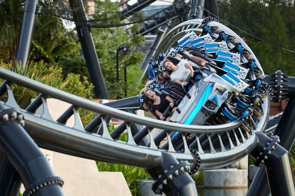 Jurassic World Velocicoaster Now Open At Universal Orlando Ittnie 