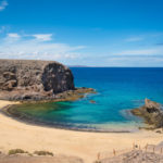 Vista a la Playa de Papagayo desierta – Yaiza.