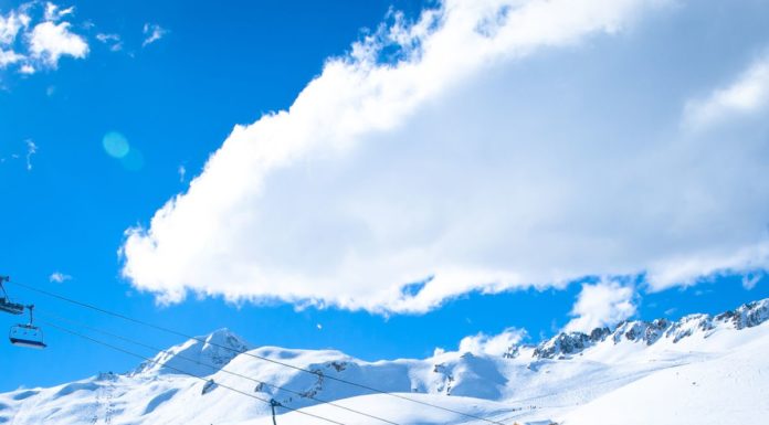 jet2 puts winter 2022/23 ski programme on sale