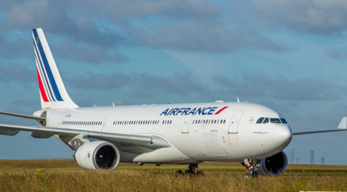 Air France Summer Schedule for 2022 An image of the aircraft of Air France set against a runway and blue skies