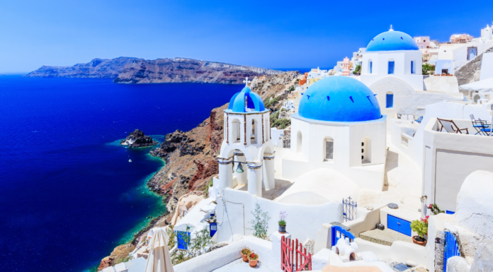 Greece to Remove All Travel Restrictions