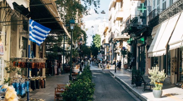 Ryanair to Close Athens Base for Winter