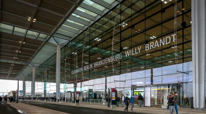 300 Flights In and Out of Berlin Airport Cancelled Amid Strike