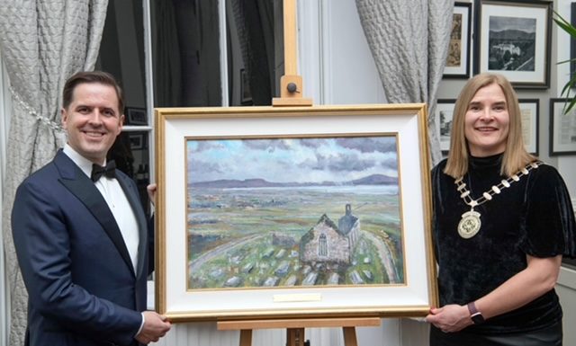 Martin Shanahan Awarded the Irish Hotels Federation President’s Award Pictured Left to Right: Martin Shanahan and Denyse Campbell, Irish Hotels Federation (IHF) President, at the IHF annual conference at the Great Southern Killarney,