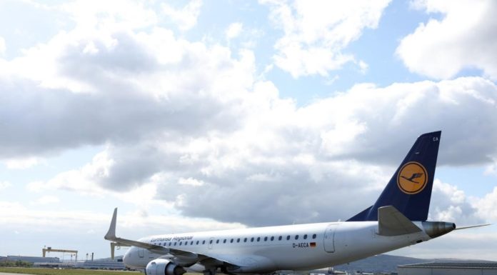 Lufthansa Narrows Losses as Bookings Rise