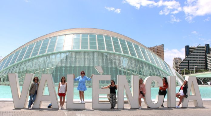 Feel the Vibes of Valencia