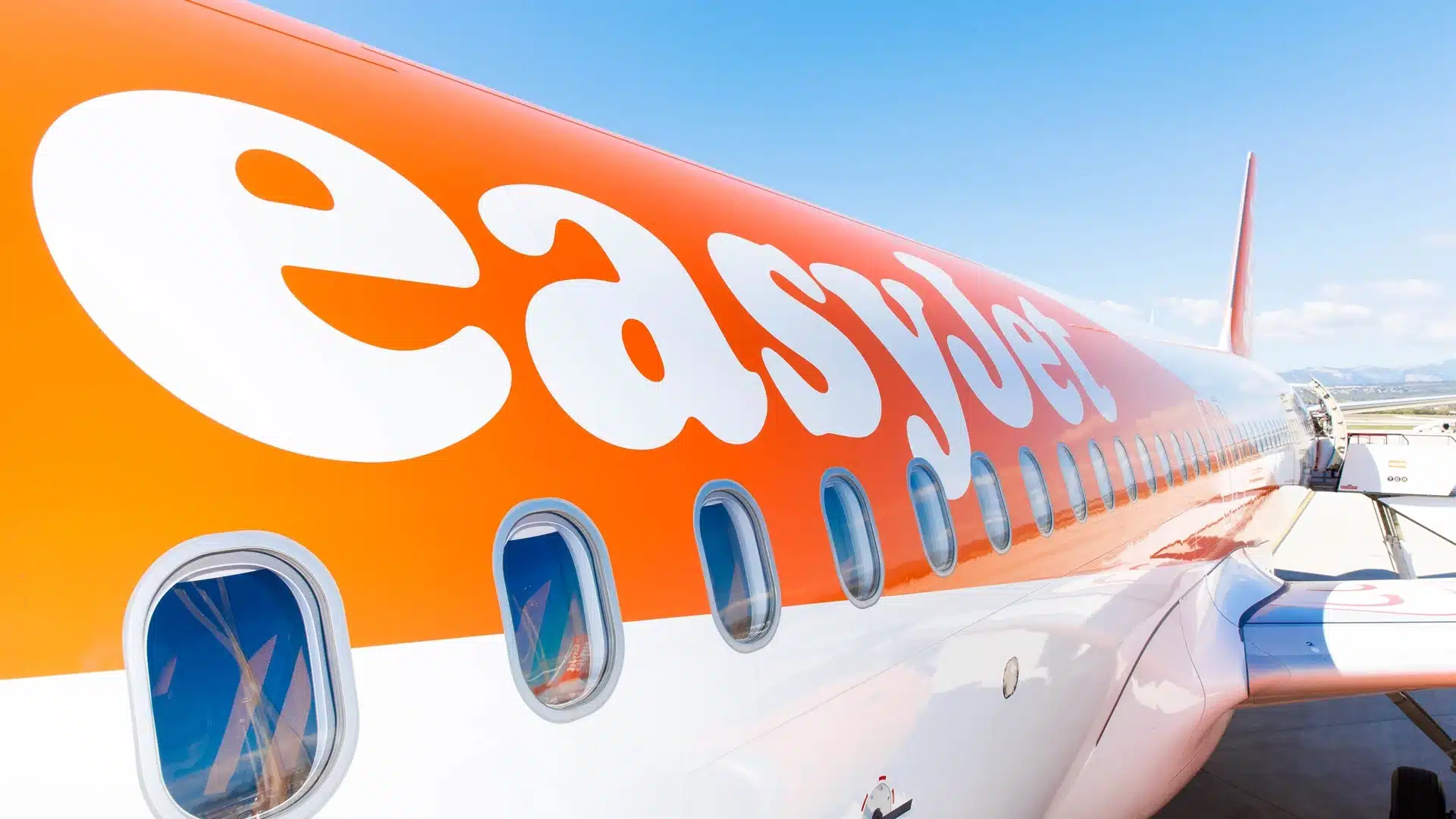 EasyJet Sets Medium Term Target of £1bn Annual Profit