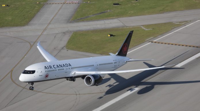 Air Canada to Boost Fleet with 8 Fuel-Efficient Boeing 737-8 Aircraft