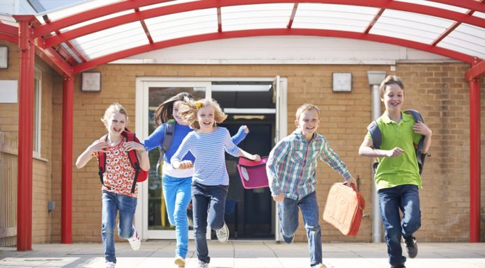 60% of Parents Willing to Take Kids Out of School to Save on Holiday Costs, Survey Shows