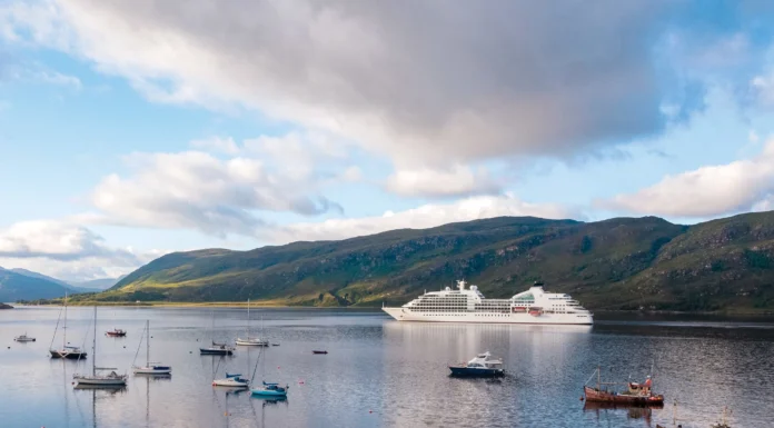 Seabourn Cruise Line Brings Back its Annual ‘Black Friday Sail’