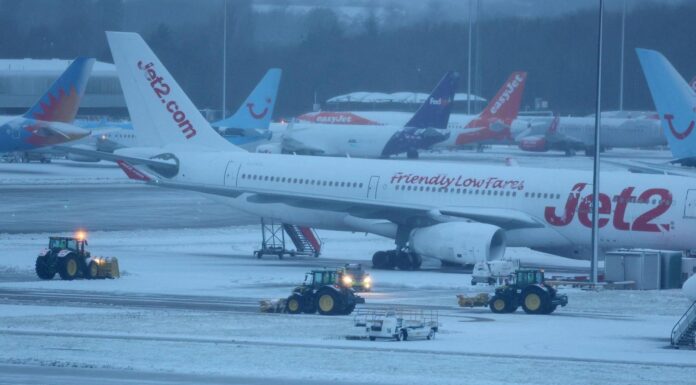 Flight Disruption at UK Airports Persists as Severe Winter Weather Continues