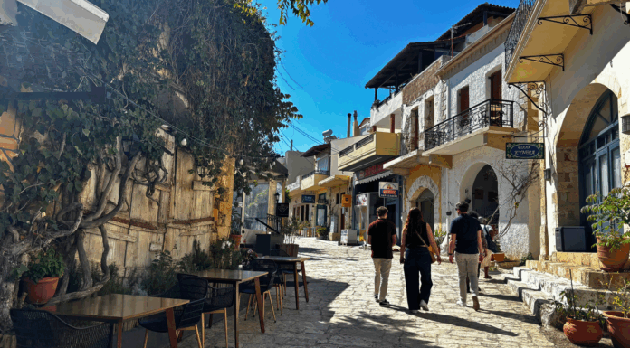 Planeterra and EasyJet Holidays Sign 3-Year Responsible Tourism Partnership