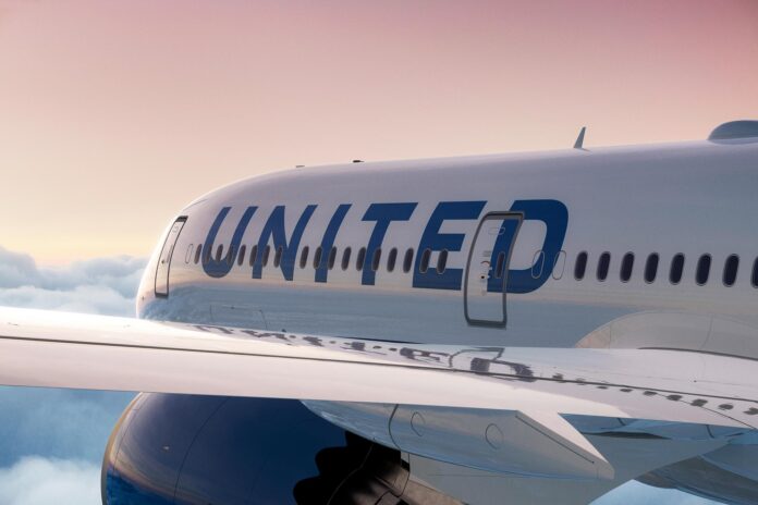 21-204_72SN_United_07_fuselage_COMP04_AND_787