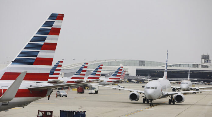 American Airlines New Premium Boeing 787-9 Takes Flight