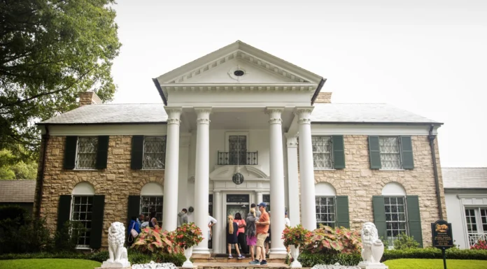 Return to Splendour: Graceland (and lots more) Ranked Amongst World’s Most Overrated Tourist Attractions