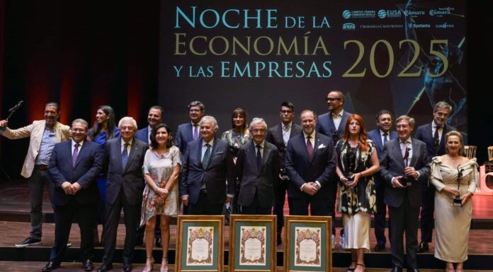 Ryanair Awarded by Seville Chamber of Commerce for Services to Tourism in Andalusia