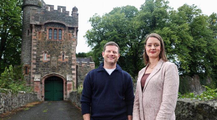 Dermot O’Leary Returns for Second Season of ‘Dermot’s Taste of Ireland’