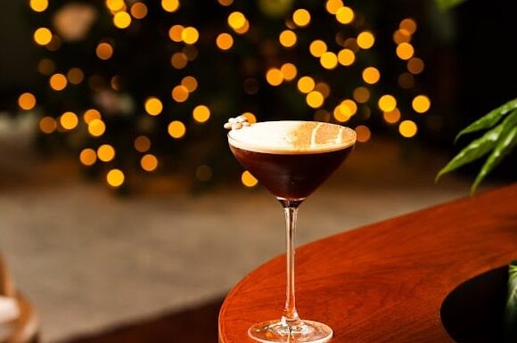 UK ‘Hometel’ Brand room2 Brings Sustainable ‘Circular Christmas’ Coffee Waste-to-Recycled Gifts Offering to Belfast Property